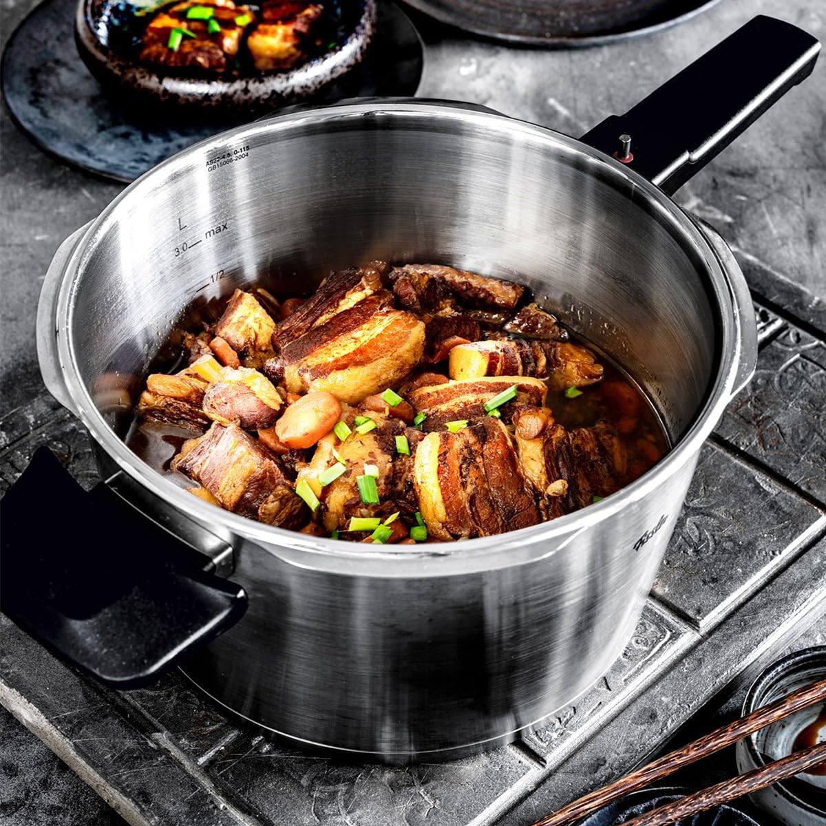 Fissler Vitaquick Premium 3 Piece Set, 3.7 Quart and 6.3 Quart Pressure Cooker with Glass Lid - Image 3