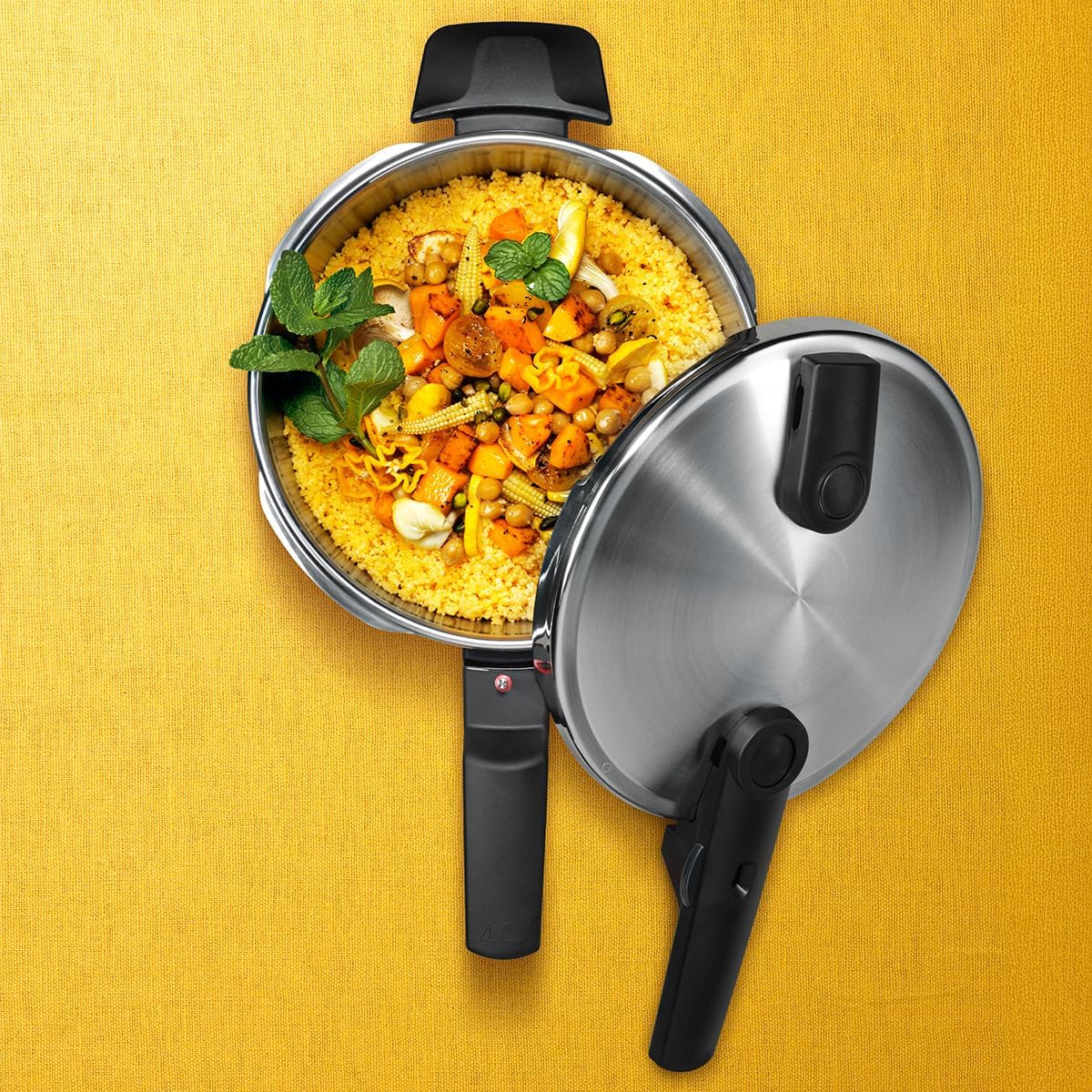 Fissler Vitaquick Premium 3 Piece Set, 3.7 Quart and 6.3 Quart Pressure Cooker with Glass Lid - Image 4